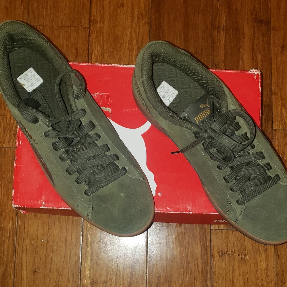 Sneakers (Puma) box included